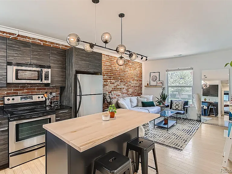 2306 Glenarm Pl #208 — Photo 3