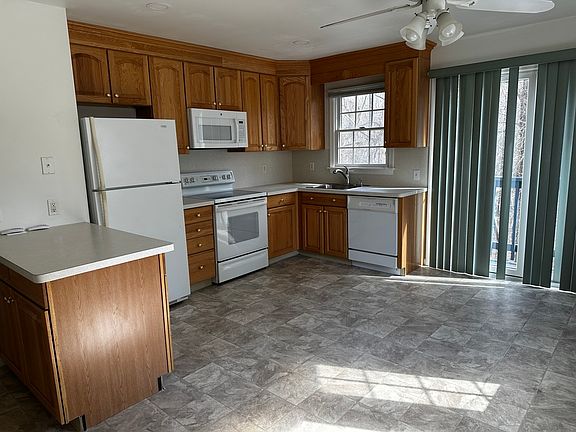 3rd image of 103 Ledge Ln #A