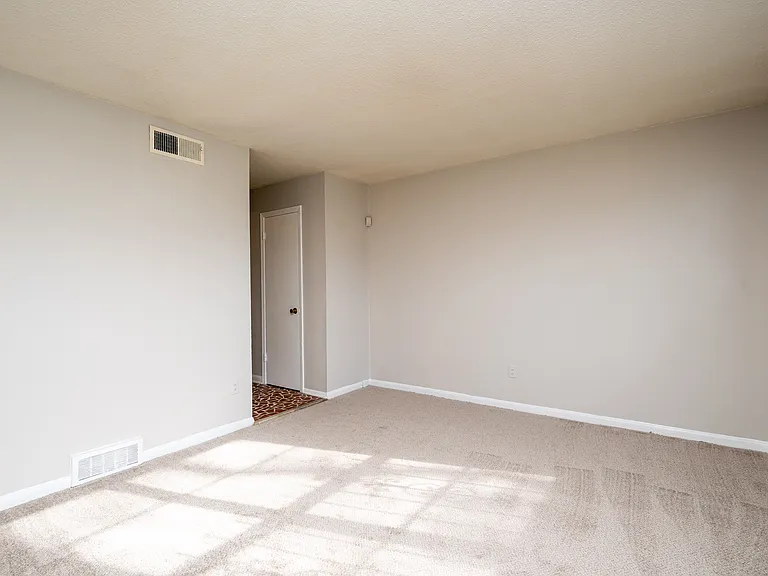 706 S Greer St — Photo 12
