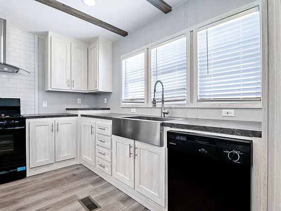 3rd image of 3300 Killingsworth Ln Lot 19