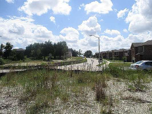 5th image of 972 Bluff View Dr