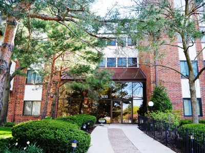 3030 Pheasant Creek Dr #3-403B, Northbrook, IL, 60062