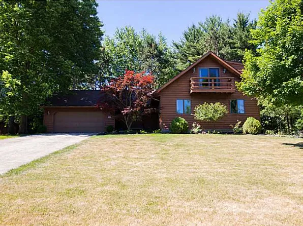 125 Camelot Dr, Urbana, OH 43078