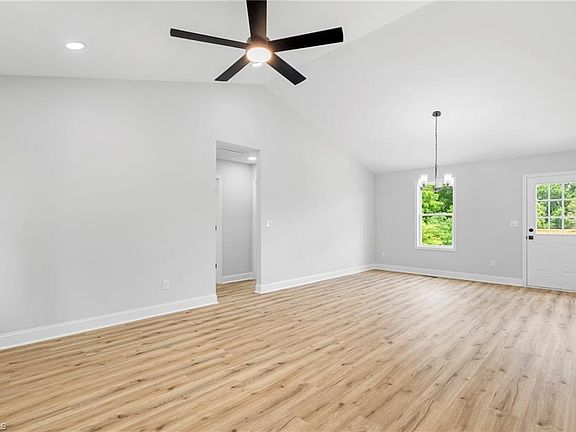 4th image of 210 Merriman St
