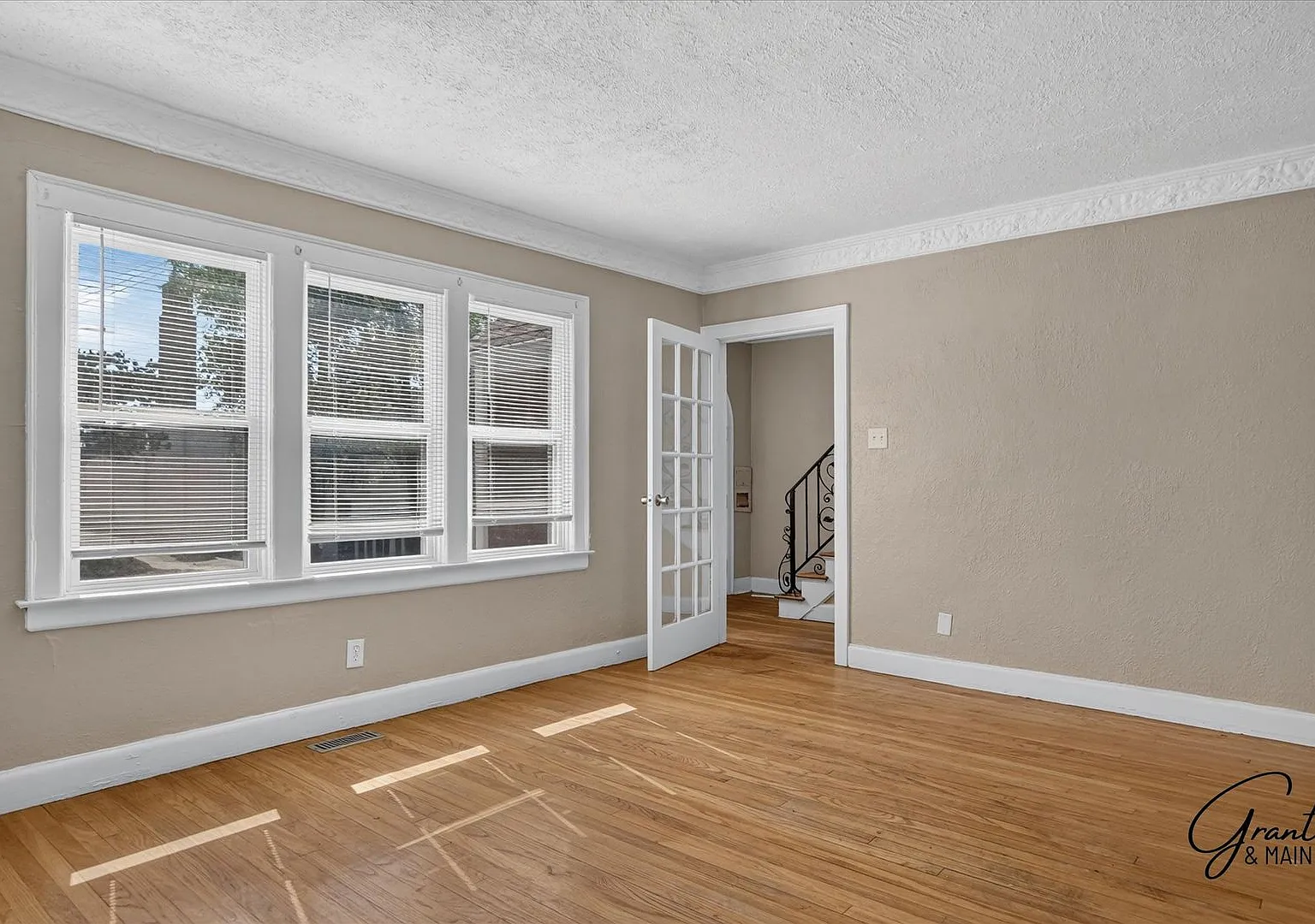 $1675 - Fitzgerlad Brick 3 Bedroom 2 Bath — Photo 4