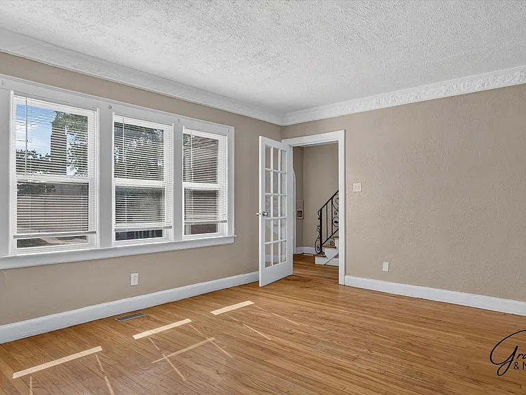 17127 Roselawn St — Photo 4