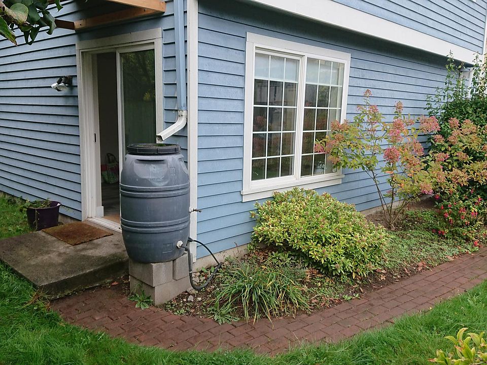 Main entry (slider has been replaced with proper door)