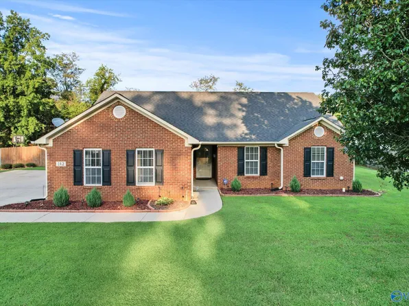 142 Shelly Ln, Huntsville, AL 35810