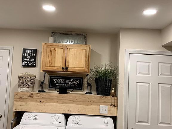 4th image of 1494 Lascerne Cir S
