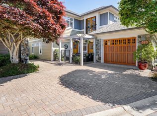 569 Caselton Pl, Saanich, BC V8Z 7Y5