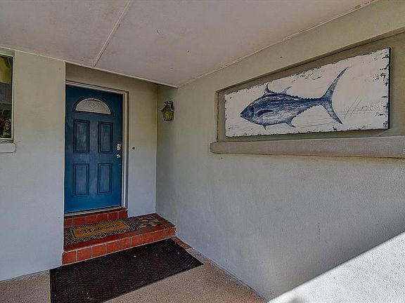 4th image of 710 Bayshore Dr