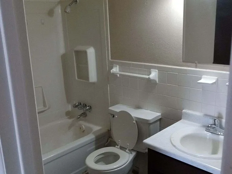 Summit Apartments — Photo 11