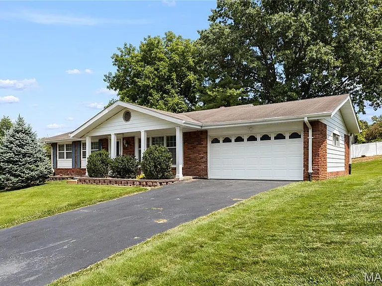 24 Forest Crest Dr — Photo 2