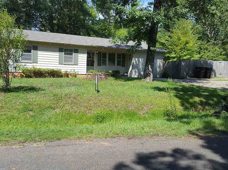 1st image of 305 Woodlawn Dr