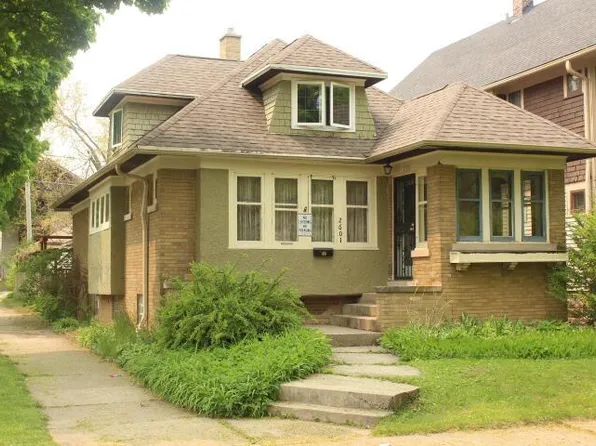 2601 North 49th STREET, Milwaukee, WI 53210