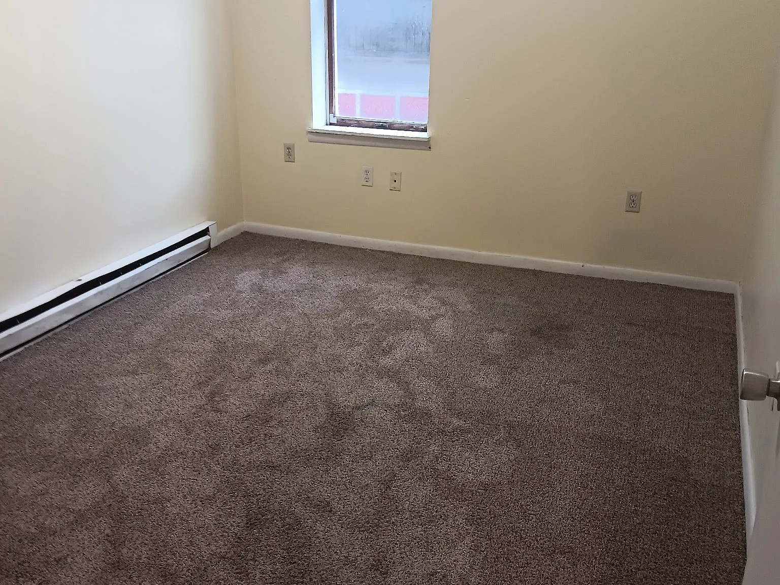 557 McKean Ave APT 4 - 4 — Photo 3