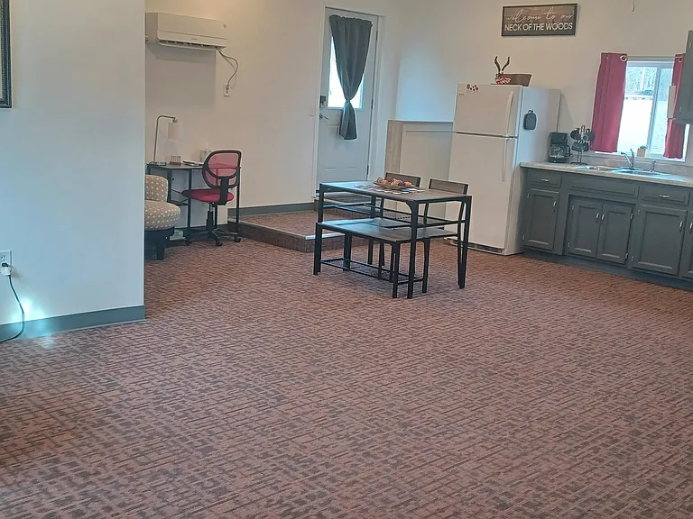 Large open floor plan, only two steps