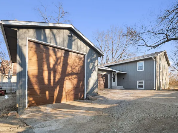 2021 Hopkins Xrds, Minnetonka, MN 55305