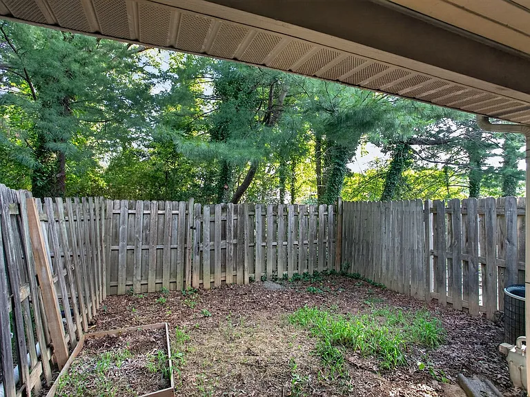 150 Farrell Ln — Photo 2