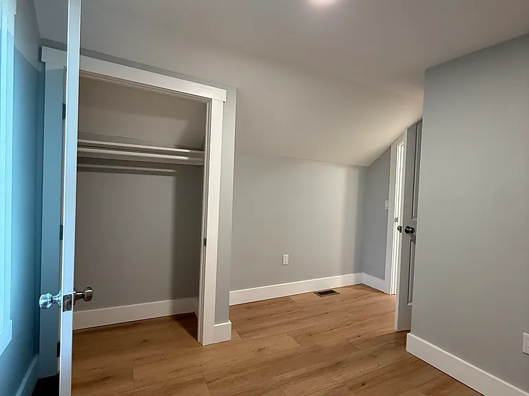 23 1/2 E Washington Ave — Photo 25