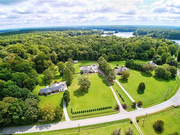 2nd image of 4340 Lake Prince Dr