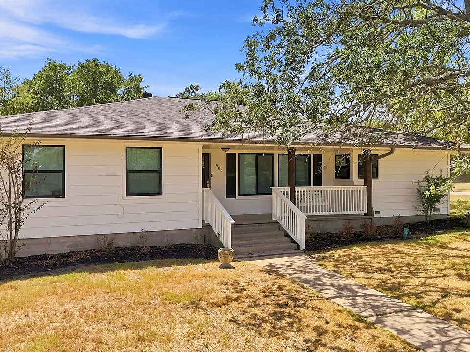 900 Winding Rd