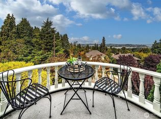 1939 E Crescent Drive, Seattle, WA