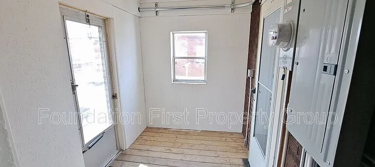 20 W Jackson St — Photo 31