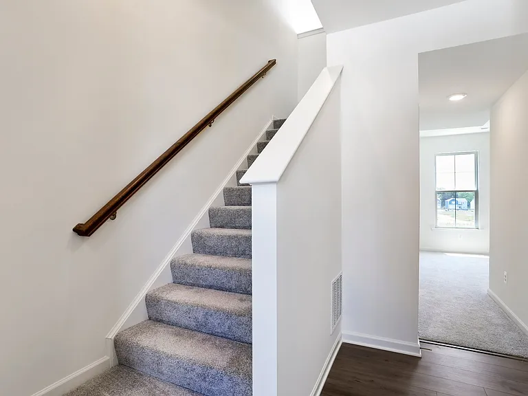 88 Mossdale Blvd — Photo 2