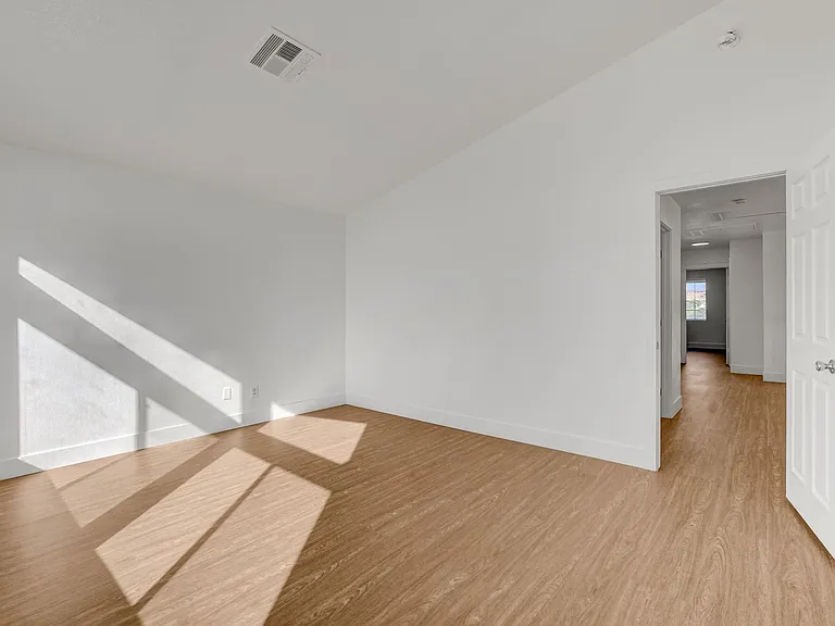 8005 Vision St — Photo 41