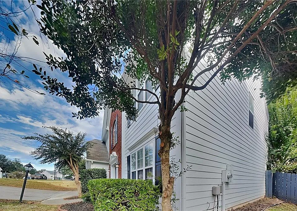 620 Manor Glen Dr