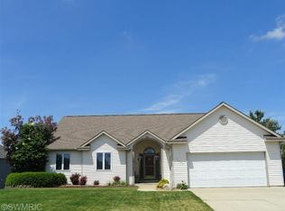 10335 Jill Lynn Dr, Zeeland, MI 49464