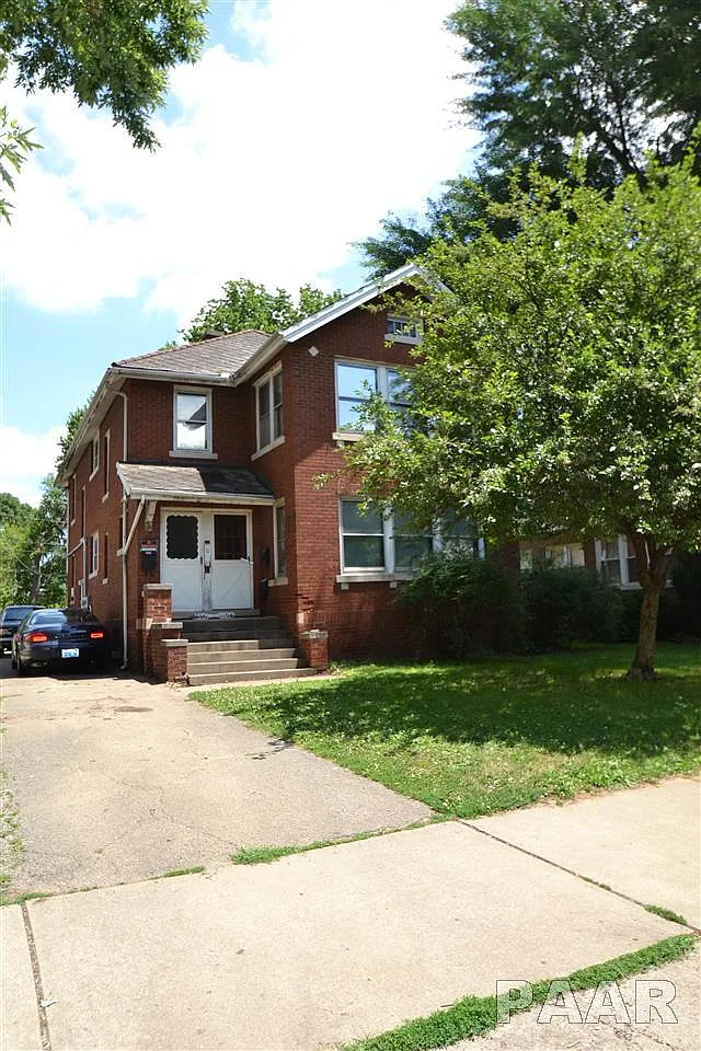 1106 N Ellis St photo 1