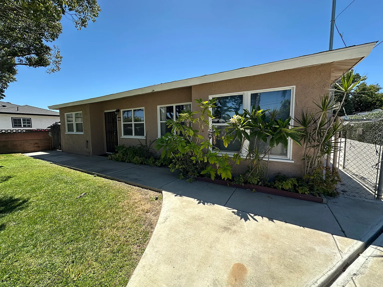 3 bed, 909 sqft, $2,950 — Photo 4