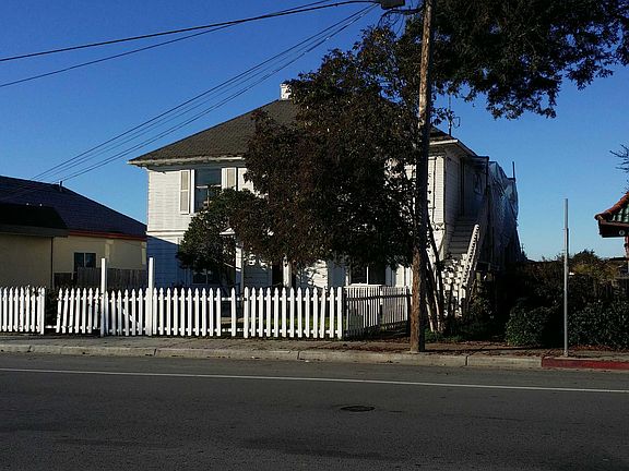 3rd image of 1107 1/2 Freedom Blvd