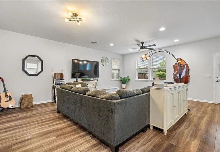 1205 Devon Stetson Pl — Photo 4