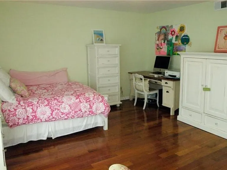 1525 Carver St — Photo 12