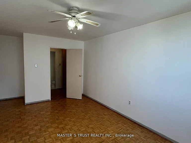 3420 Eglinton Ave E #903 — Photo 17
