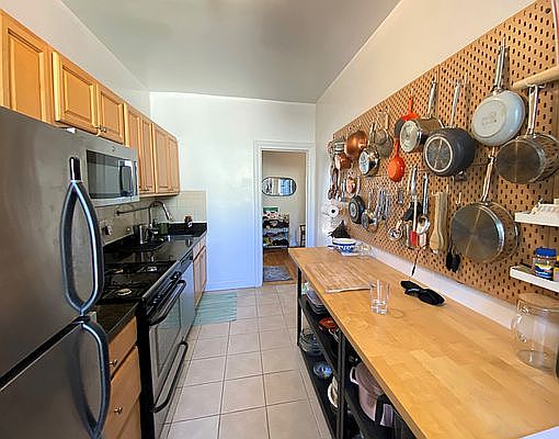 5th image of 855 Ocean Ave #660