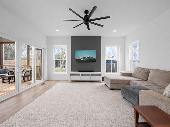 4th image of 320 S Tarboro St