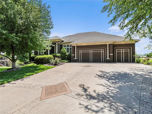 14109 Wingfoot Ct, Basehor, KS 66007