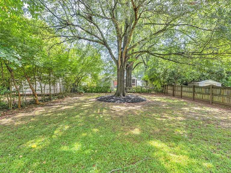 213 Landwood Ave — Photo 16