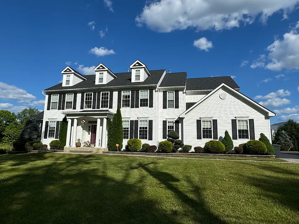 245 South Ln