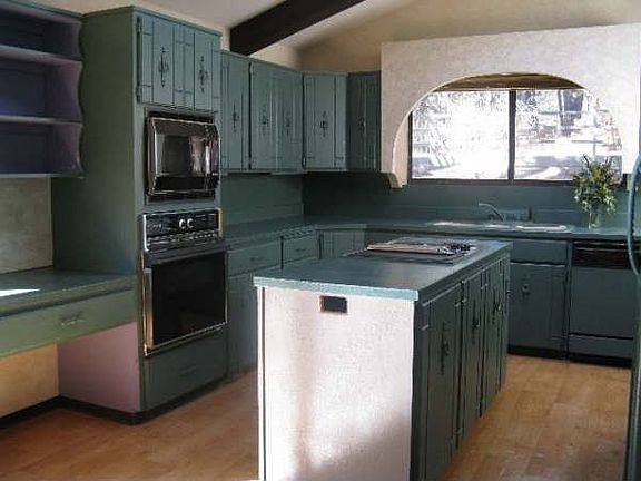Bright Kitchen with Island