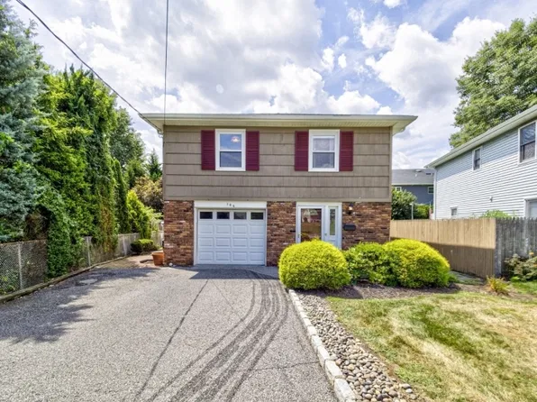 105 Centerton Dr, Parsippany-Troy Hills Twp., NJ 07054