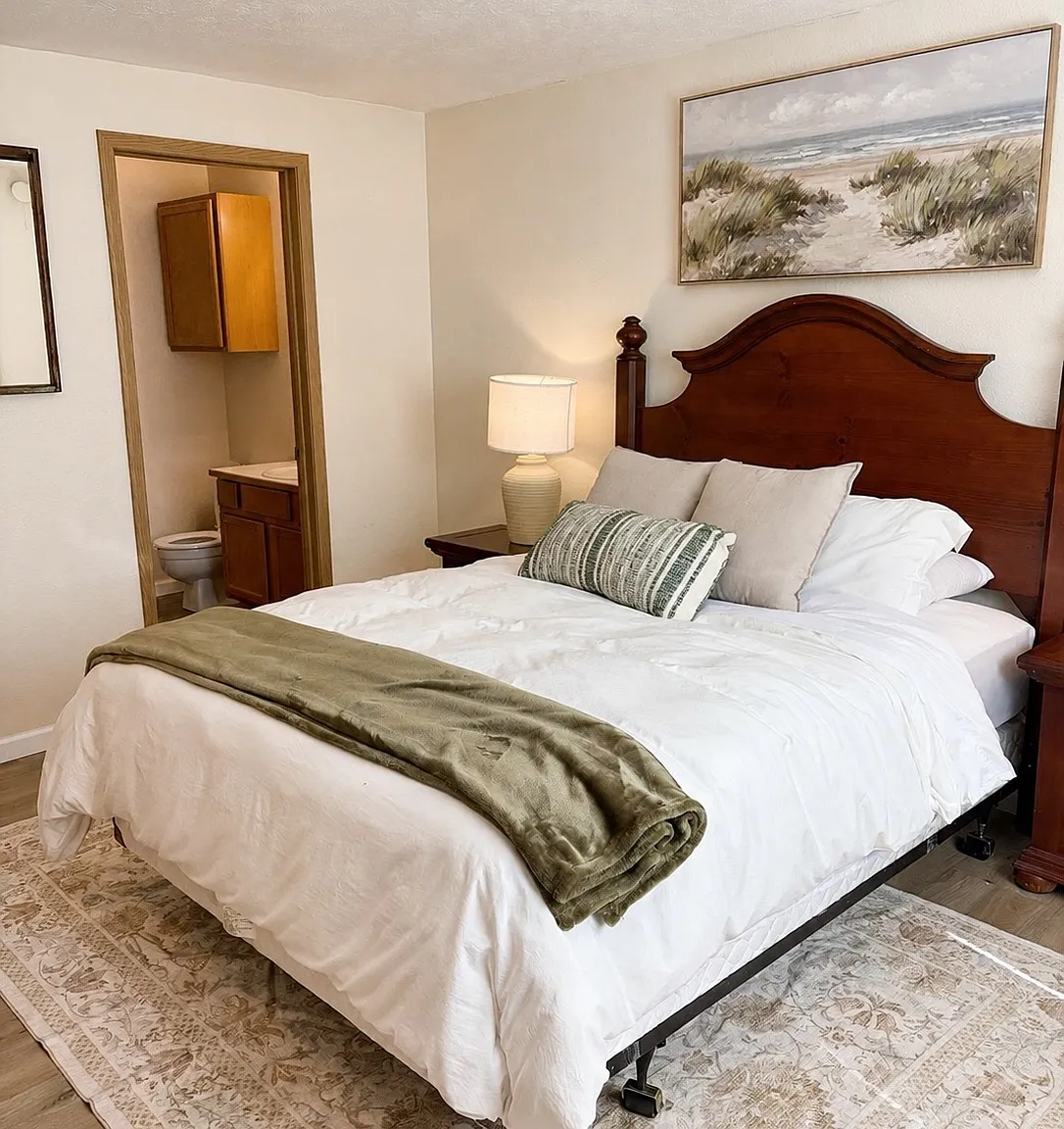 2 bed, 1045 sqft, $2,300 — Photo 3