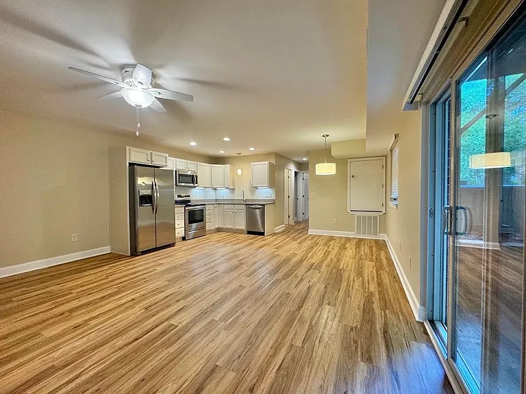 106 S Anderson St #B102 — Photo 3