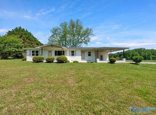 1033 Oak Grove Rd, Rainsville, AL 35986