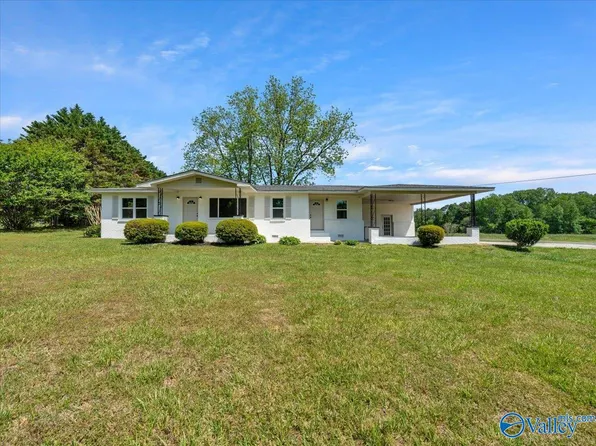 1033 Oak Grove Rd, Rainsville, AL 35986