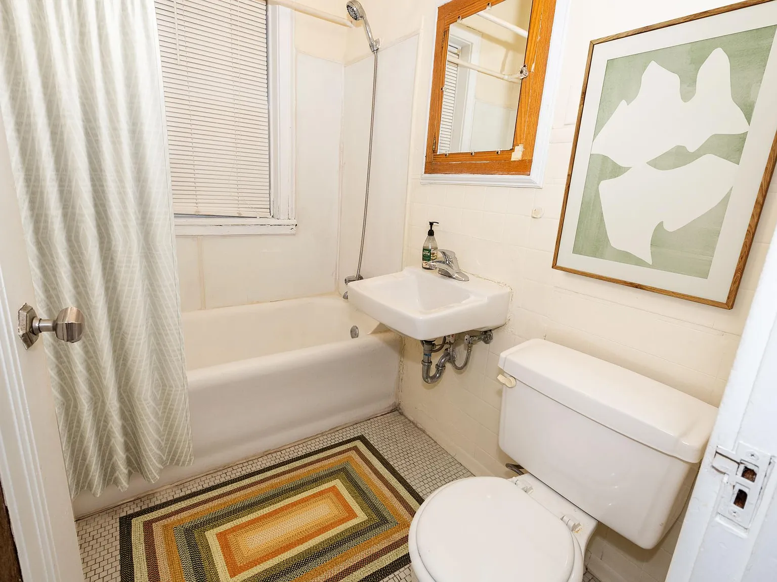 Santa Rosa Apartments — Photo 4